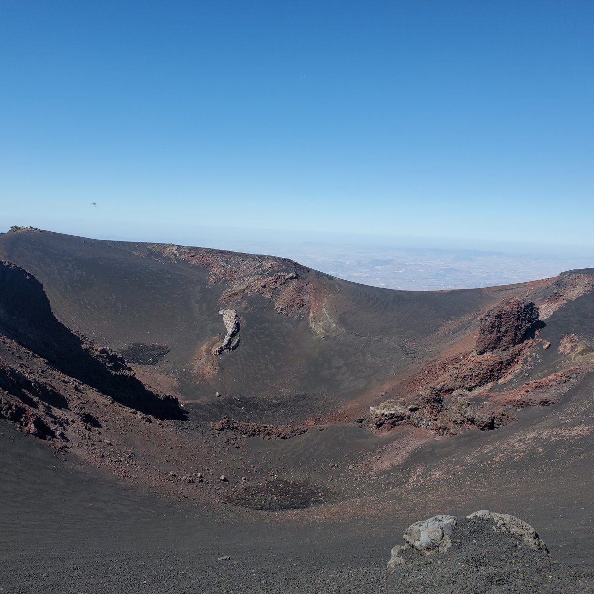 Ein momentan stiller Krater auf dem Ätna