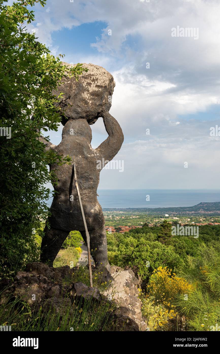 Statue des Polyphemus im Themenpark von Zafferana Etnea